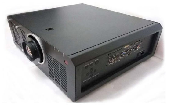 Proyector láser XYC de tiro corto de 7500 lúmenes para uso doméstico